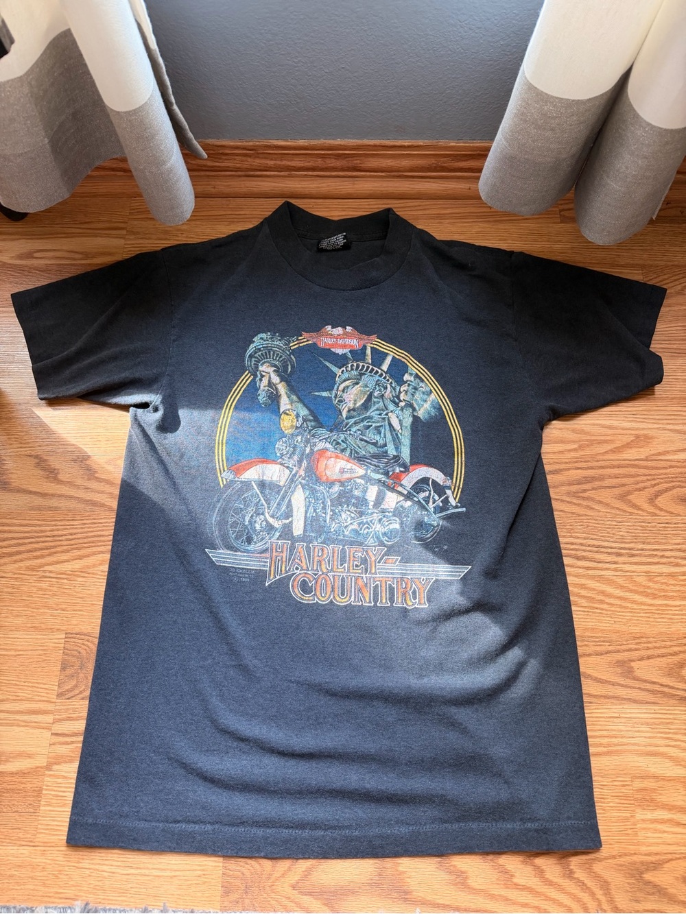 Vintage 1990 Harley Davidson 3D Emblem Harley Country T-Shirt USA L